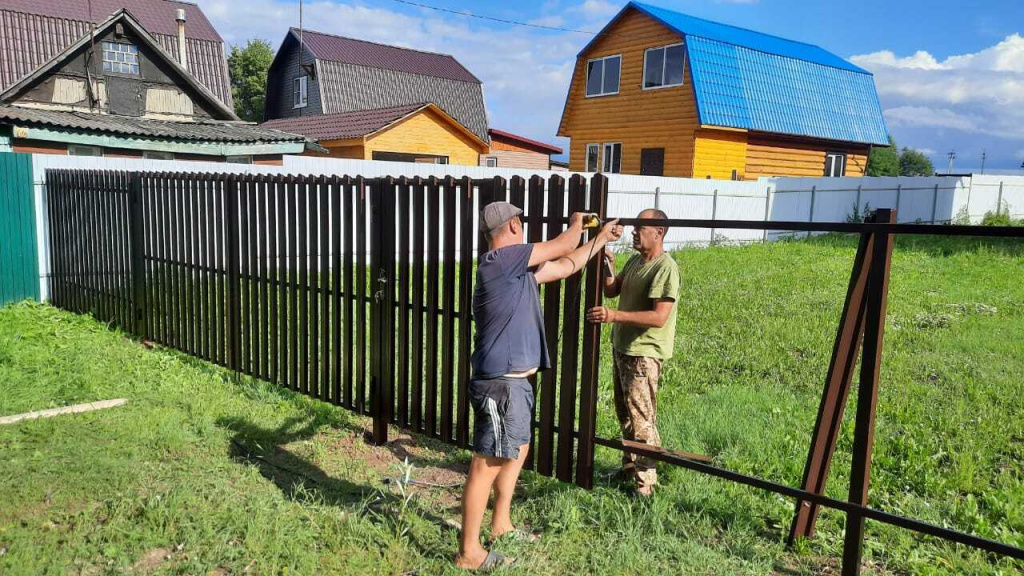 nuzhno-li-poluchat-razreshenie-na-ustanovku-zabora-v-2026-godu-2.jpg